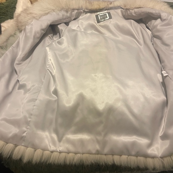 #232 Saga Fox fox fur coat - Picture 8 of 8